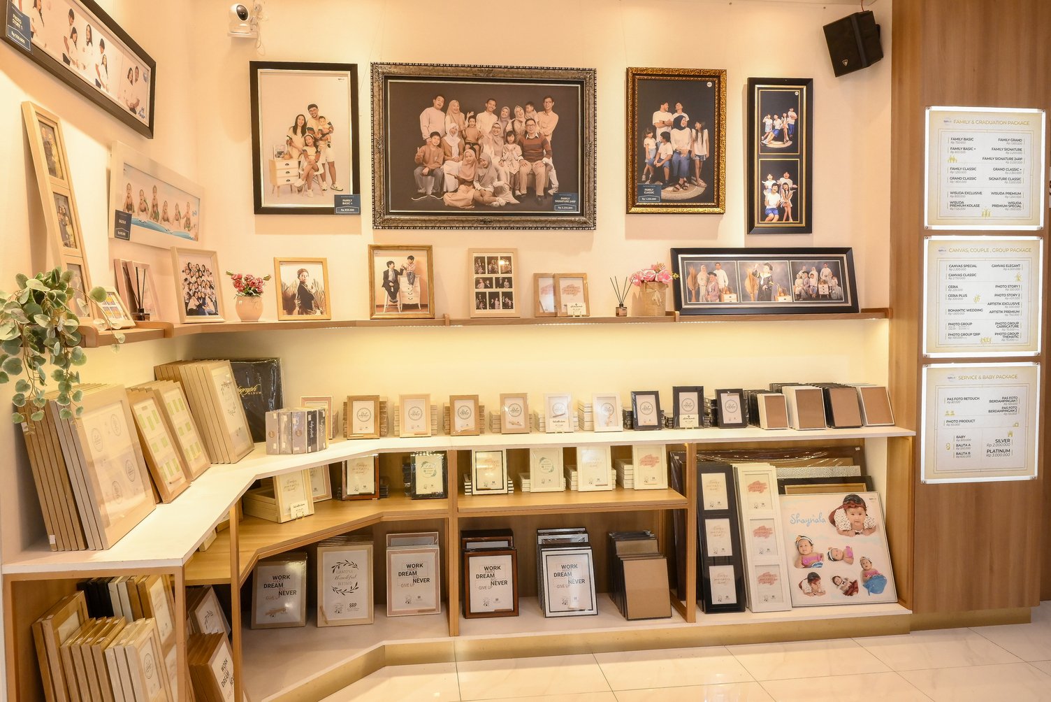 Galeri cabang Depok - Margo City