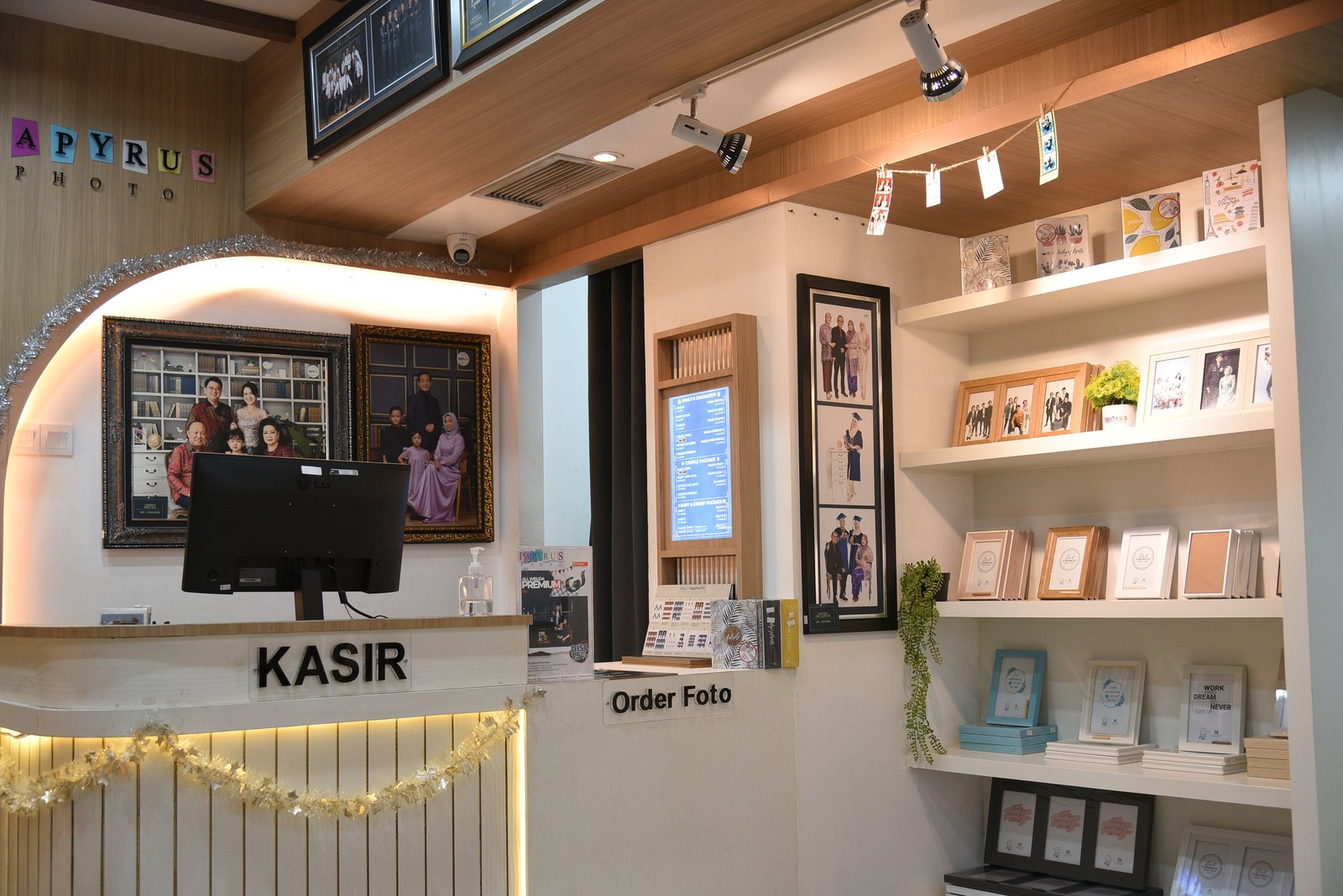 Galeri cabang Cibubur - Trans Studio Mall