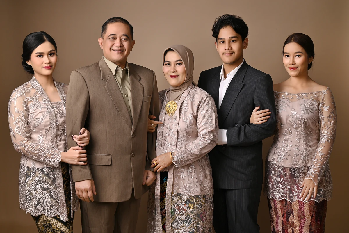 Contoh hasil foto studio dengan lighting terarah dari Papyrus Photo